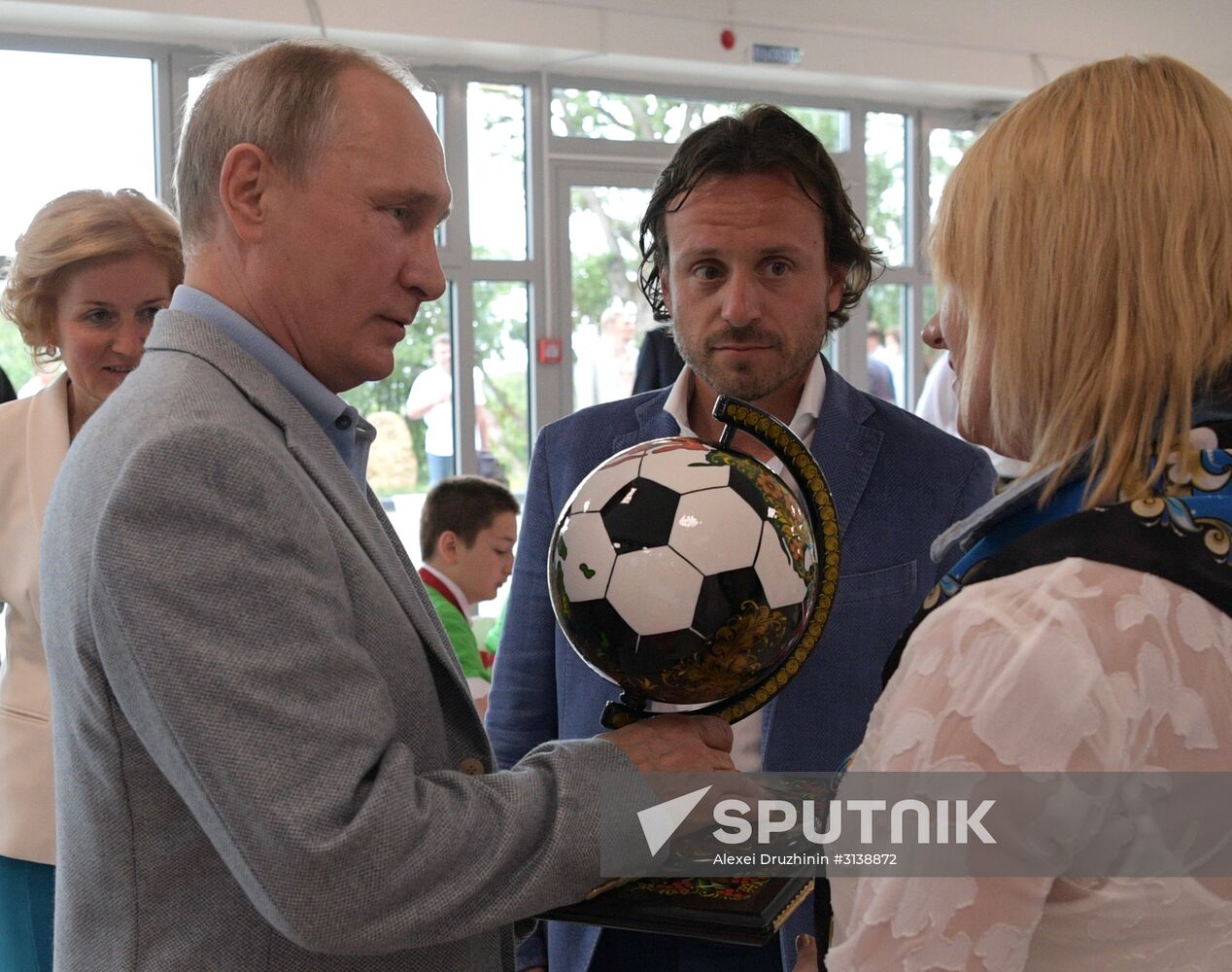 President Putin visits Artek international children's center