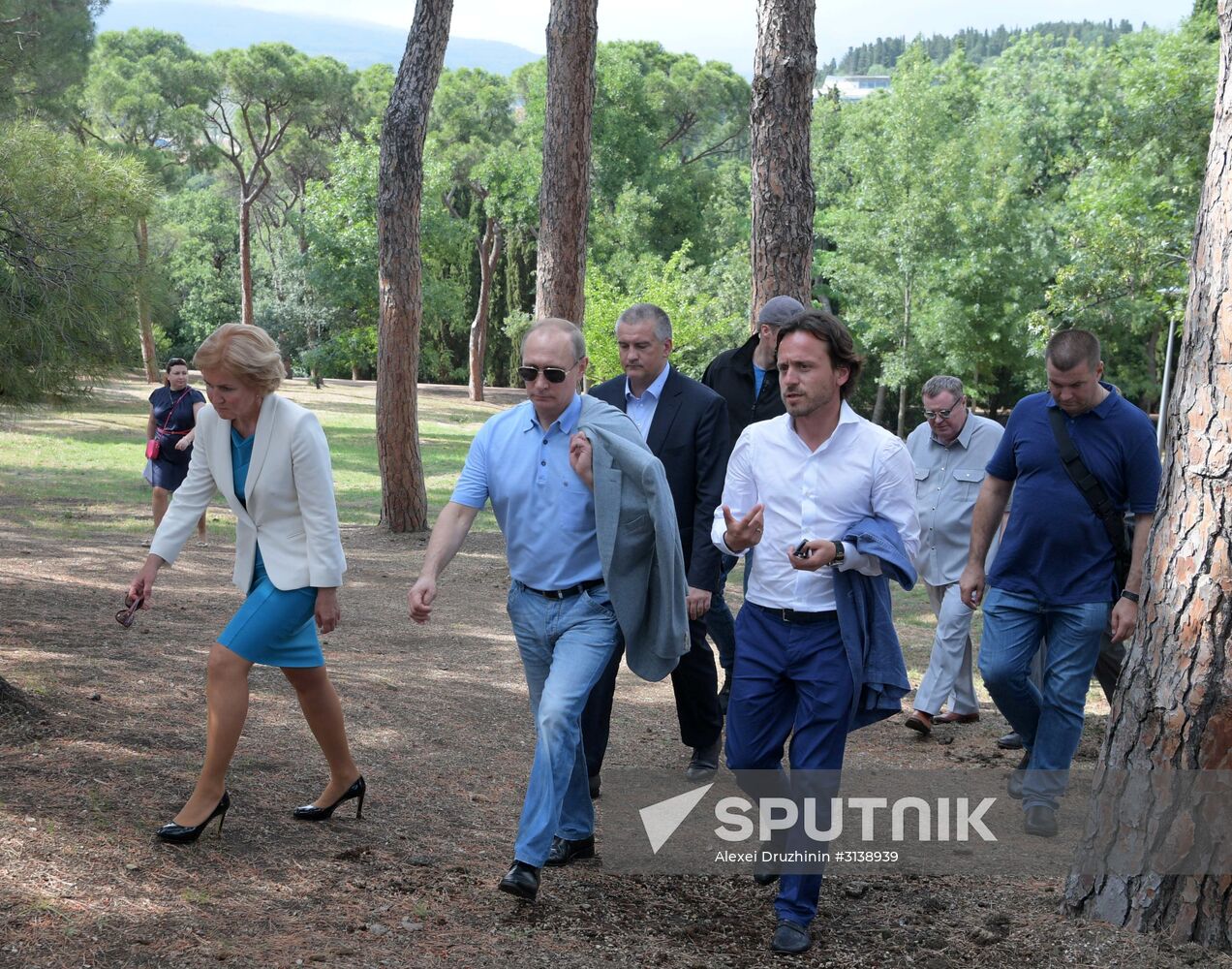 President Putin visits Artek international children's center