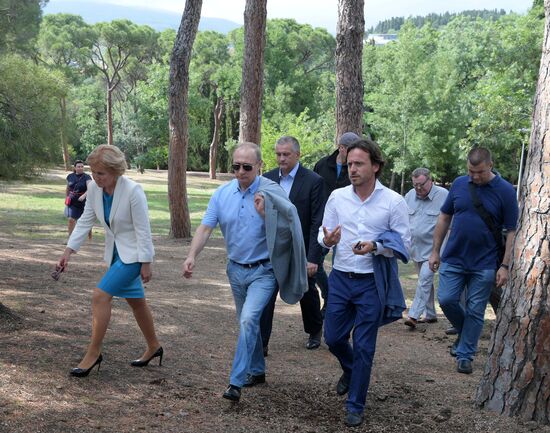 President Putin visits Artek international children's center