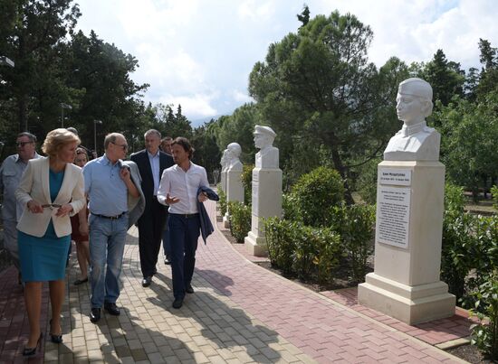 President Putin visits Artek international children's center