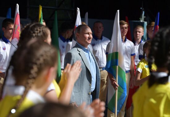 President Putin visits Artek international children's center