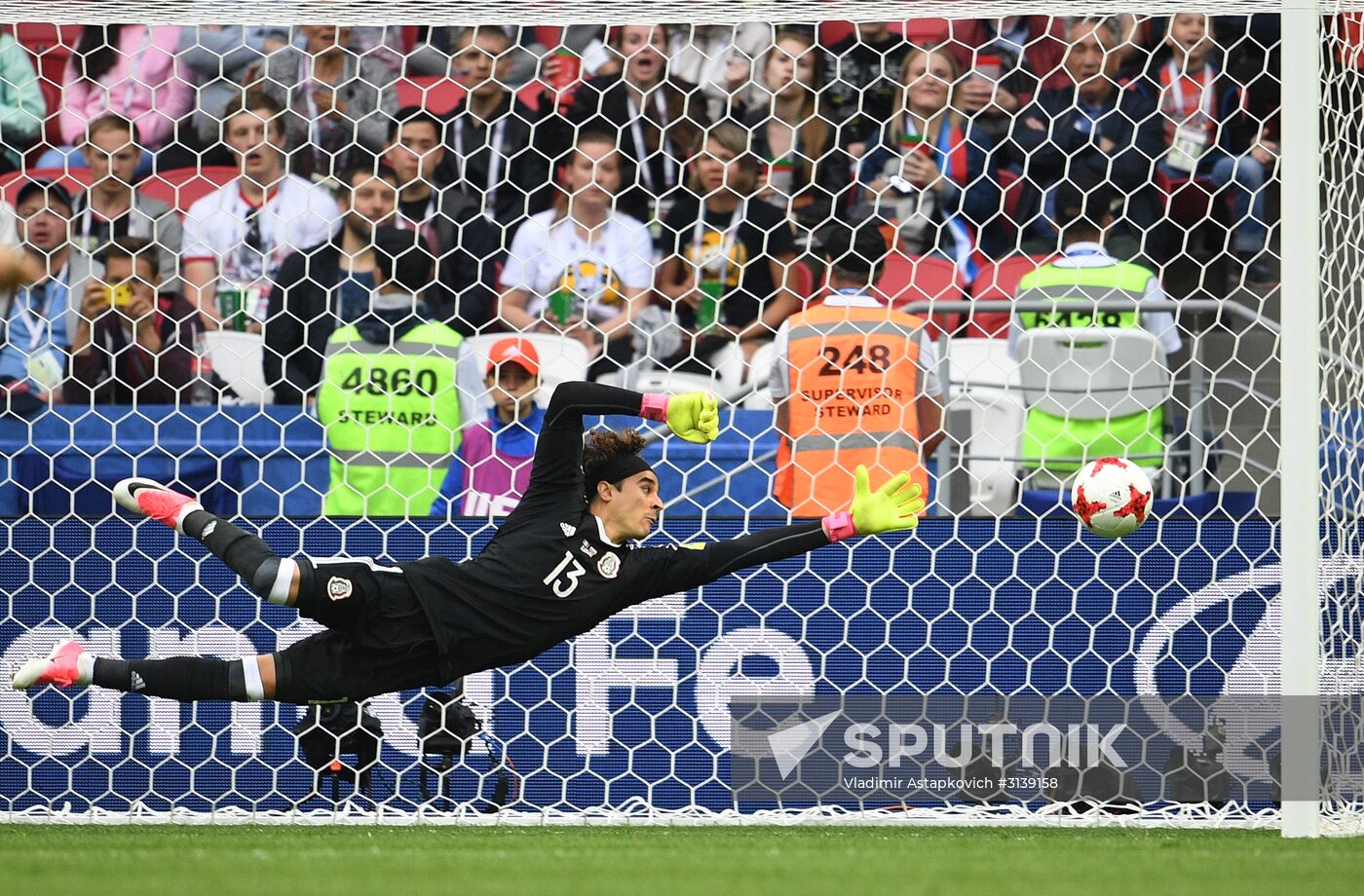 Football. 2017 FIFA Confederations Cup. Mexico vs. Russia