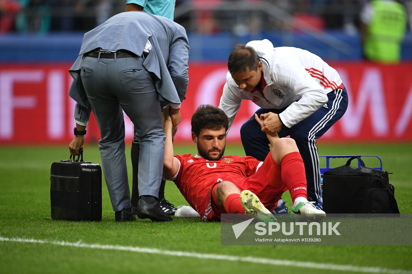 Football. 2017 FIFA Confederations Cup. Mexico vs. Russia