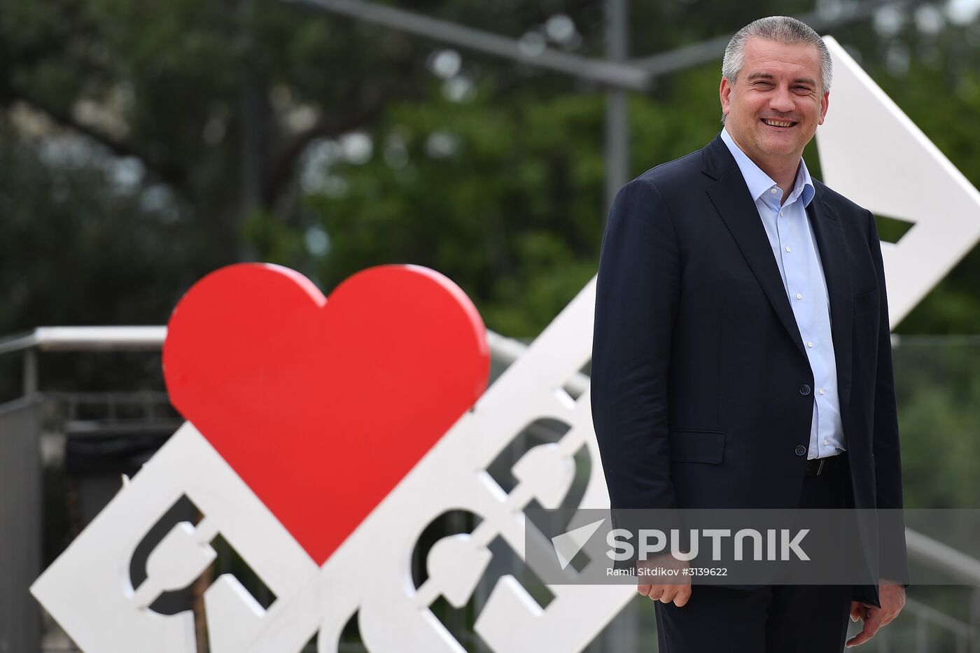 President Putin visits Artek international children's center