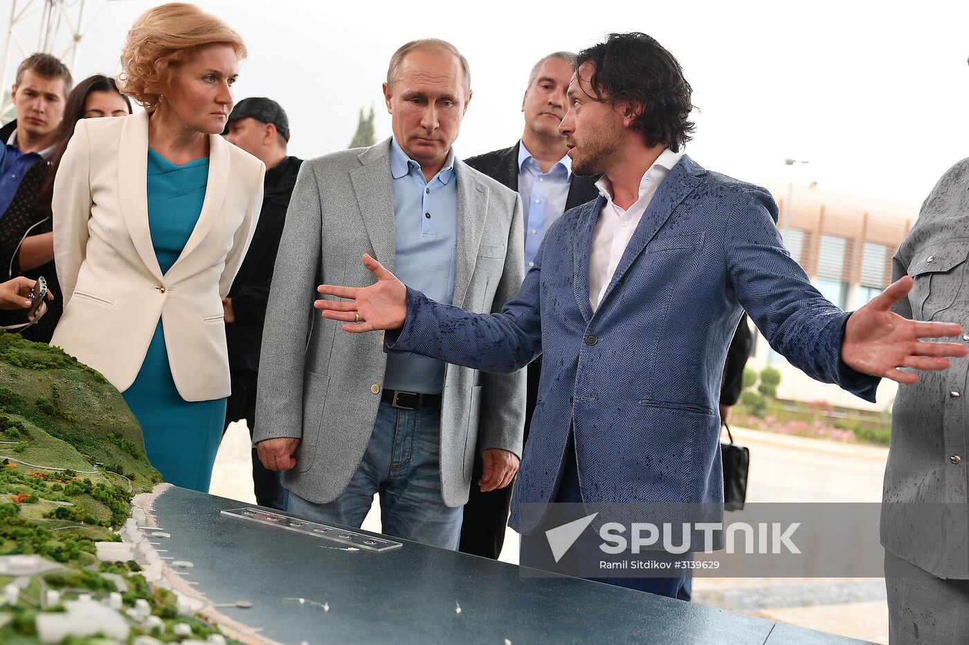 President Putin visits Artek international children's center