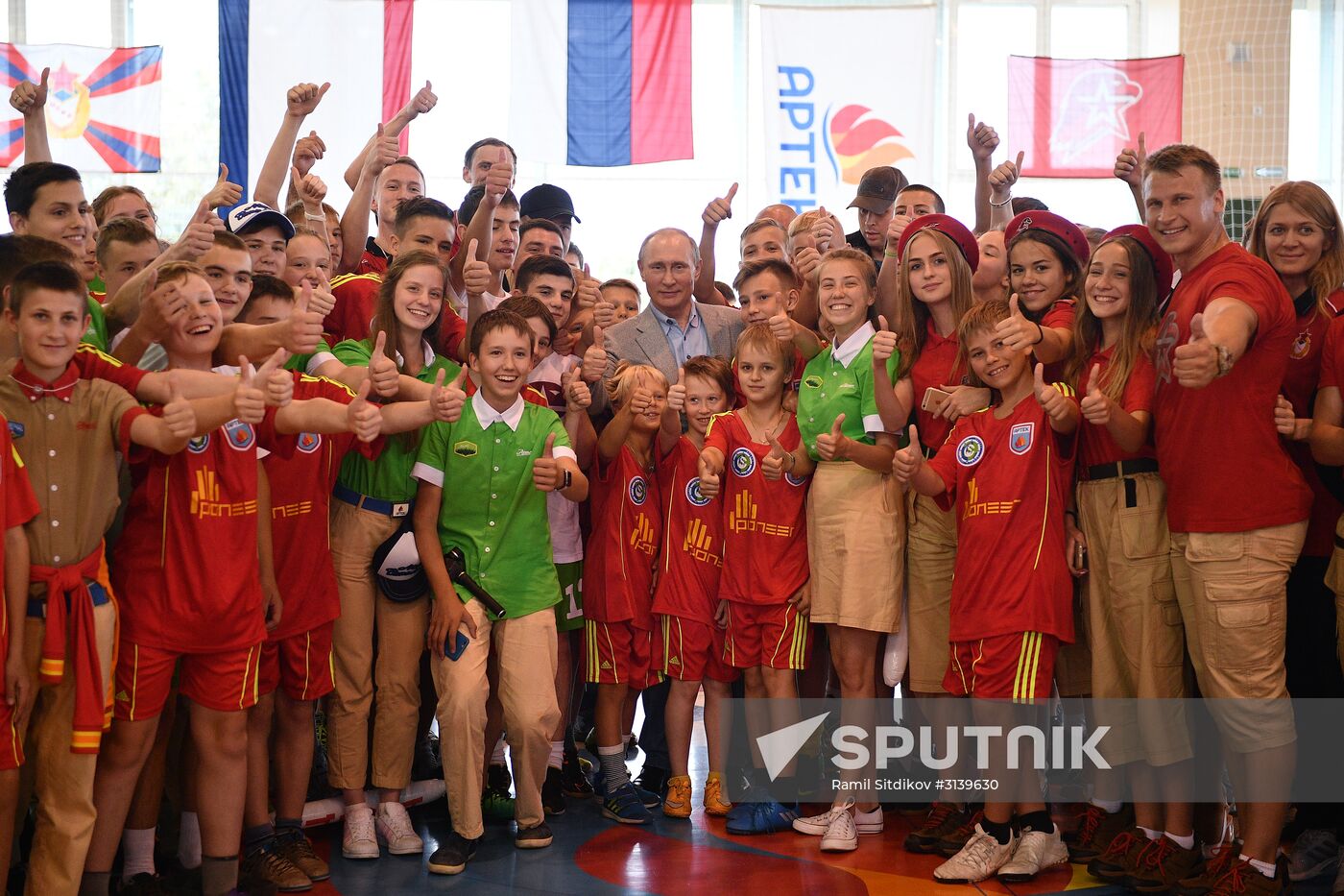 President Putin visits Artek international children's center
