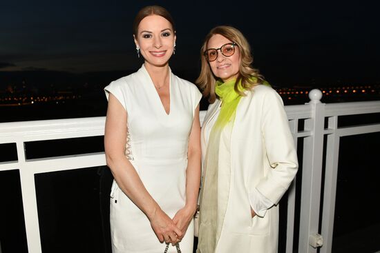 Hollywood Reporter party
