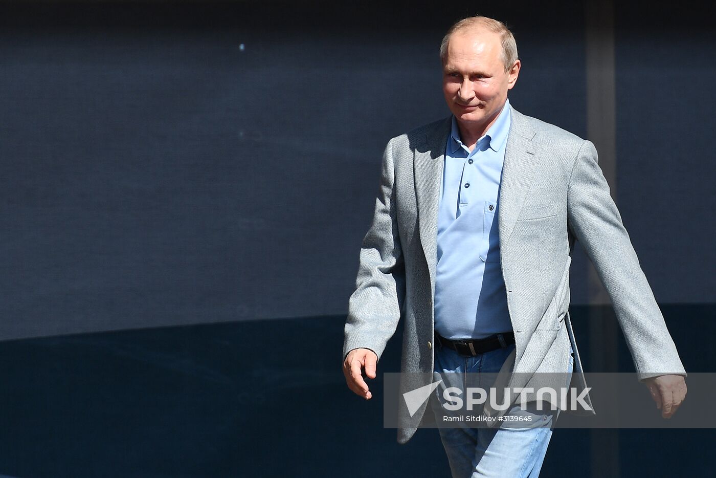 President Putin visits Artek international children's center