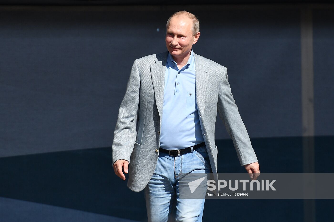 President Putin visits Artek international children's center