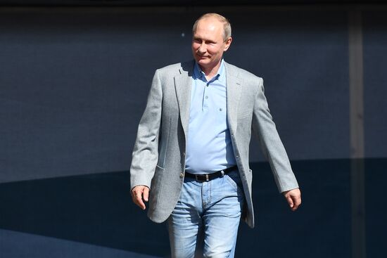 President Putin visits Artek international children's center