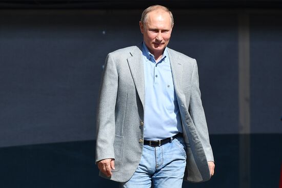President Putin visits Artek international children's center