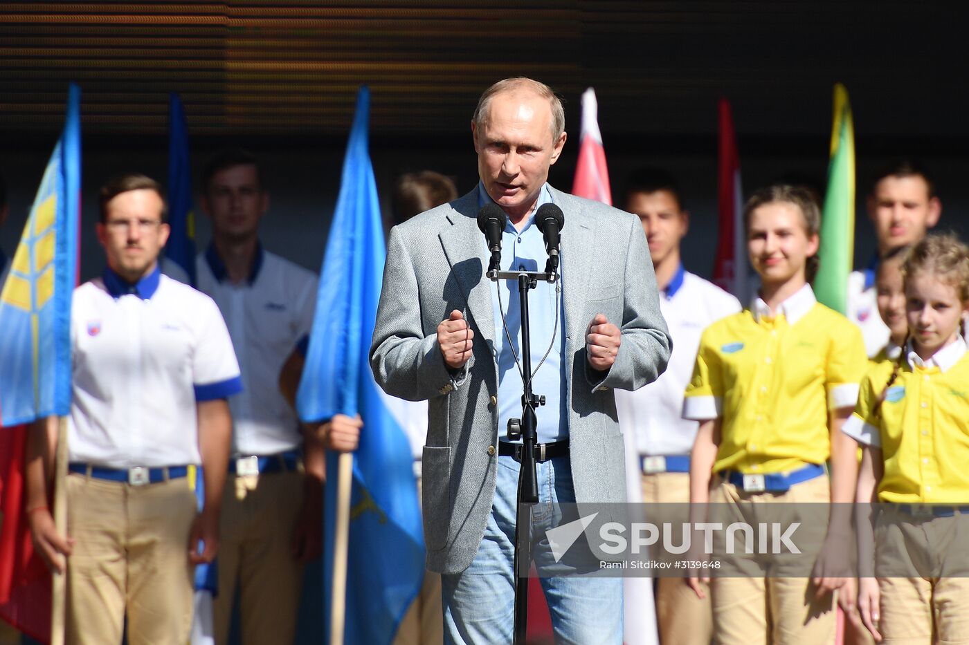 President Putin visits Artek international children's center