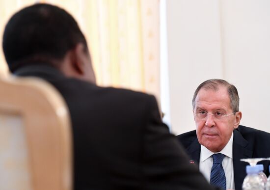 Russian Foreign Minister Sergei Lavrov meets with his Ethiopian counterpart Workneh Gebeyehu