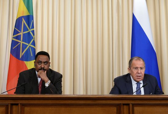 Russian Foreign Minister Sergei Lavrov meets with his Ethiopian counterpart Workneh Gebeyehu