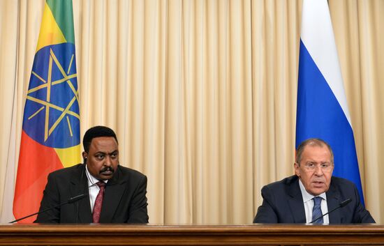 Russian Foreign Minister Sergei Lavrov meets with his Ethiopian counterpart Workneh Gebeyehu