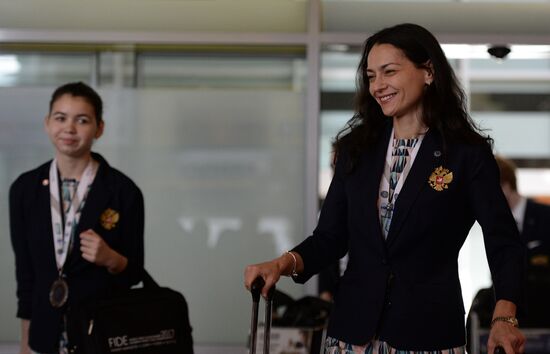 Russian national chess teams return to Moscow