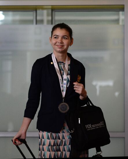 Russian national chess teams return to Moscow