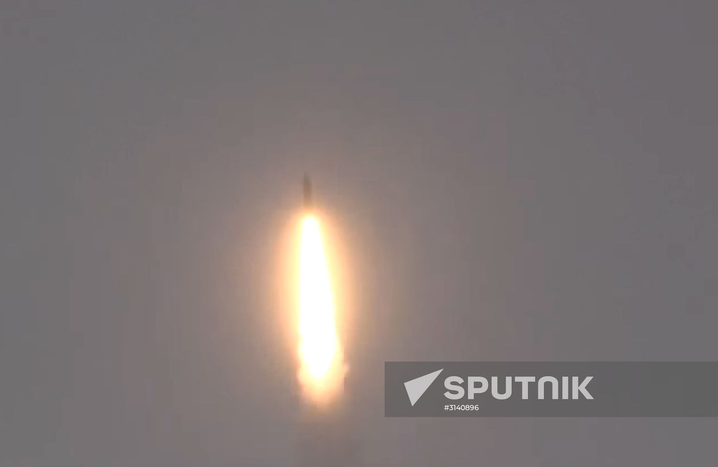 Yury Dolgoruky submarine launches Bulava ballistic missile