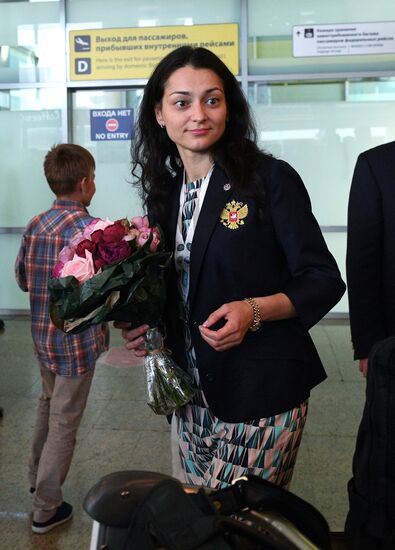Russian national chess teams return to Moscow