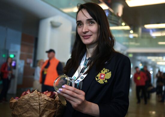 Russian national chess teams return to Moscow