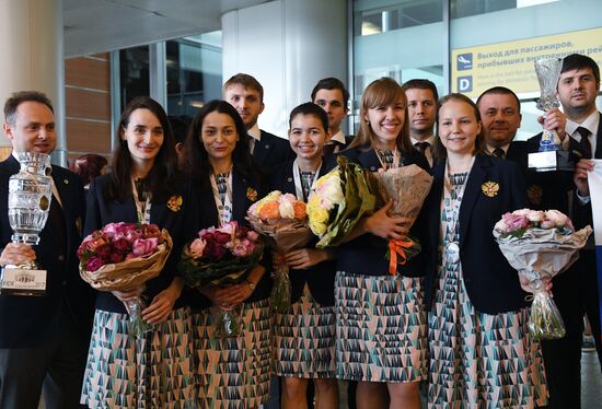 Russian national chess teams return to Moscow