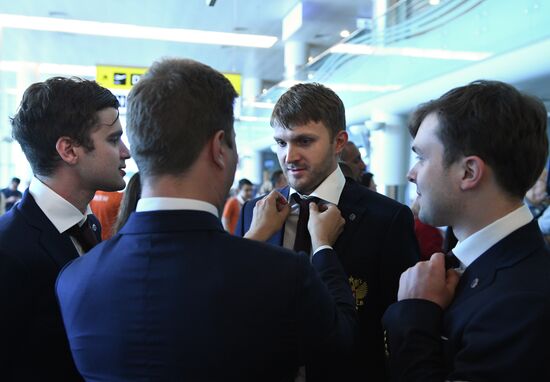 Russian national chess teams return to Moscow