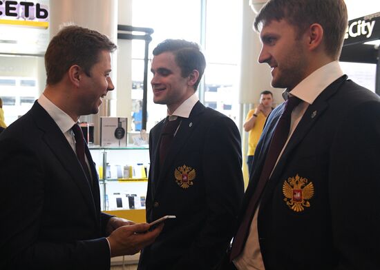 Russian national chess teams return to Moscow