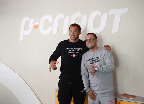 News conference on signing partner agreement between Spartak Moscow and Lu Gang by Guf
