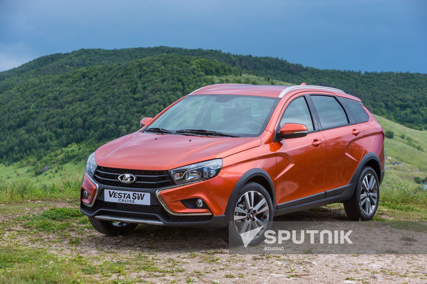 AvtoVAZ presents new Lada Vesta SW and Lada Vesta SW Cross