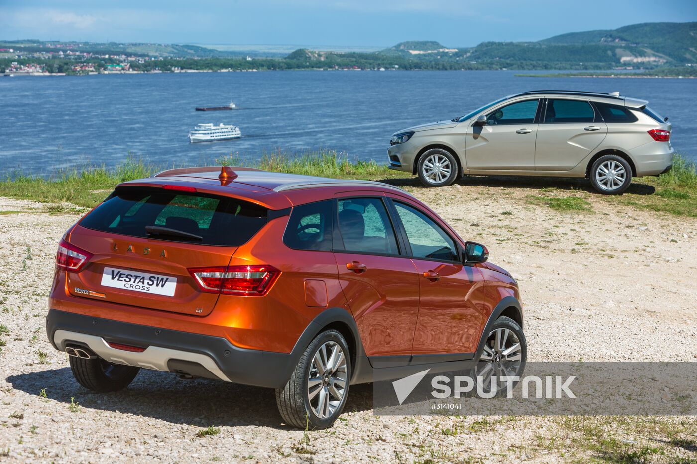 AvtoVAZ presents new Lada Vesta SW and Lada Vesta SW Cross