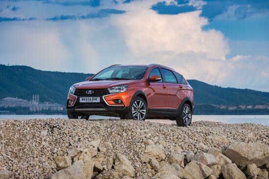 AvtoVAZ presents new Lada Vesta SW and Lada Vesta SW Cross