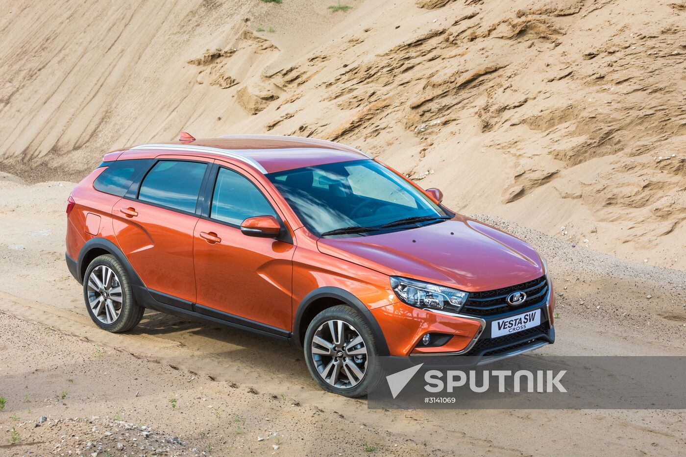 AvtoVAZ presents new Lada Vesta SW and Lada Vesta SW Cross