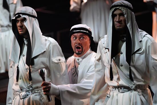 Il Trovatore opera presented at Helikon Opera