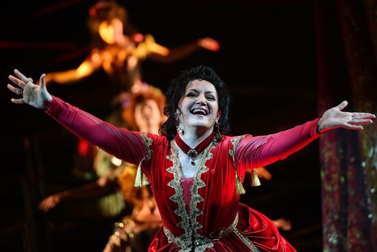 Il Trovatore opera presented at Helikon Opera