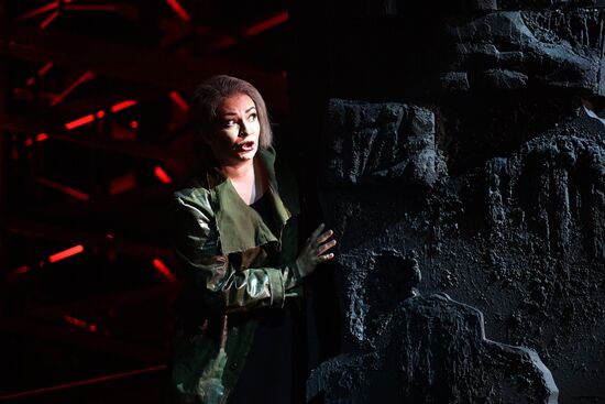 Il Trovatore opera presented at Helikon Opera