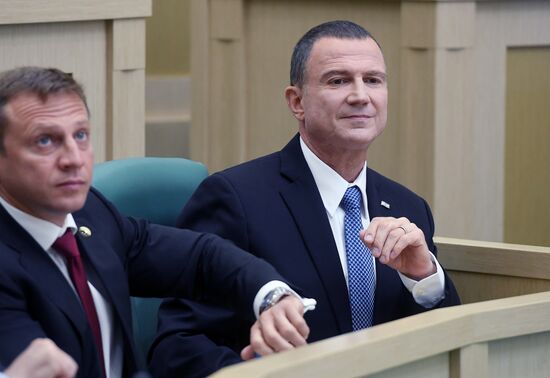 Federation Council holds session