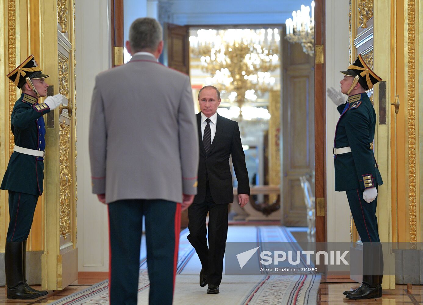 President Putin meets with Russian military academies graduates