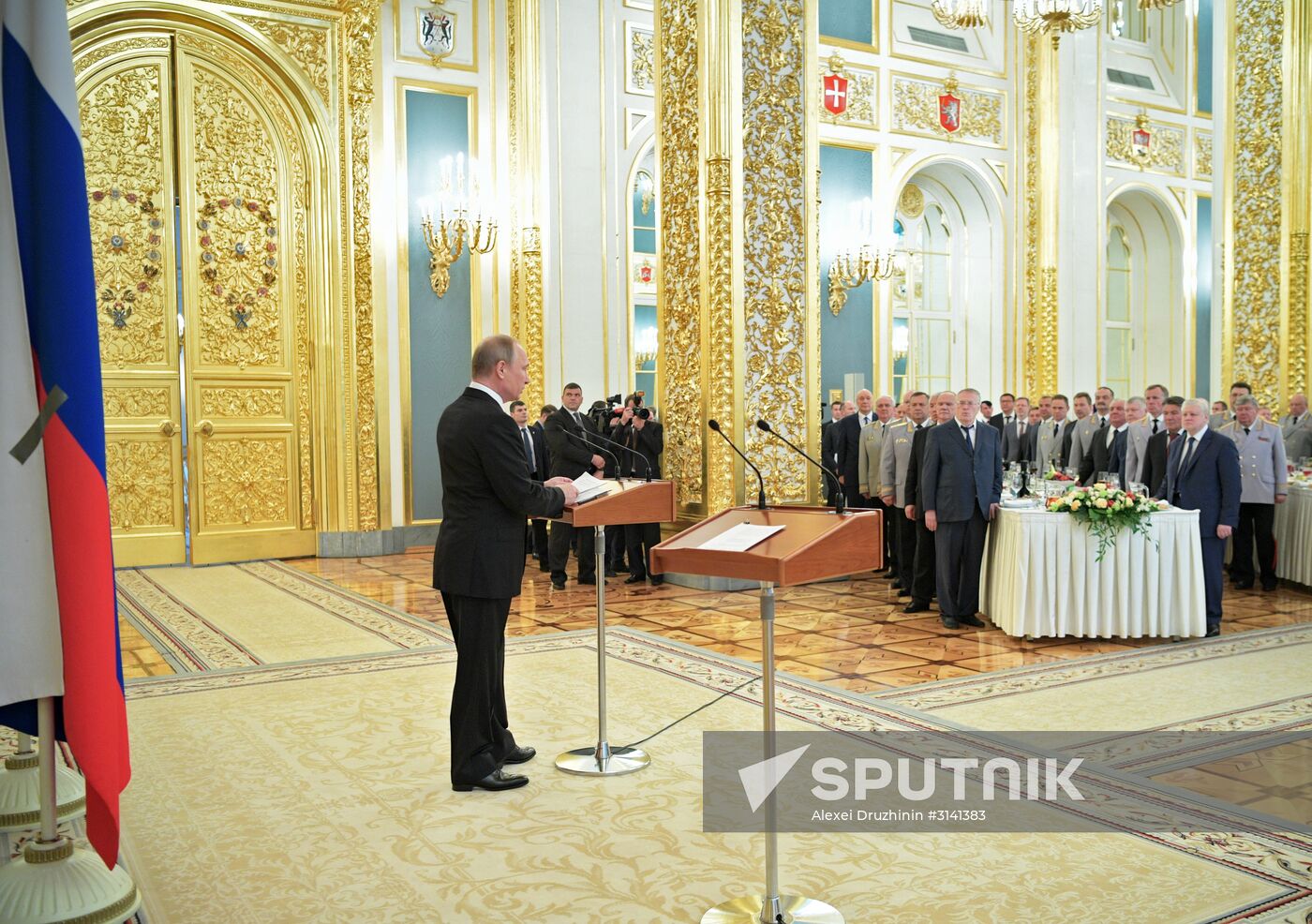 President Putin meets with Russian military academies graduates