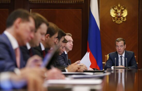 Prime Minister Medvedev chairs meeting on strategic development and priority projects