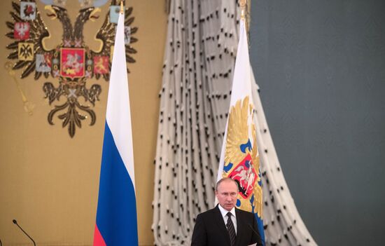 President Putin meets with Russian military academies graduates