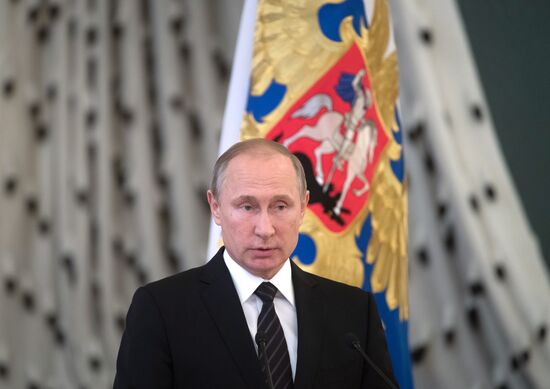 President Putin meets with Russian military academies graduates