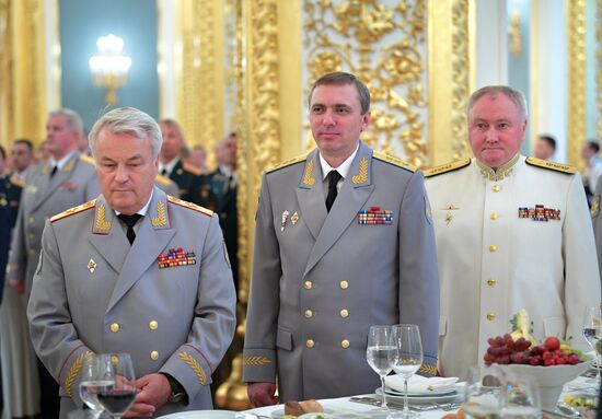 President Putin meets with Russian military academies graduates