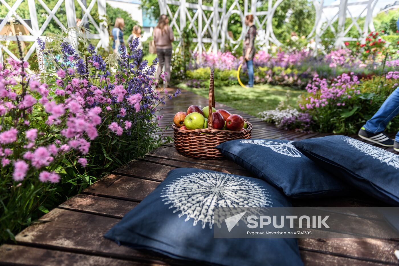 Sixth Moscow Flower Show in Muzeon Park