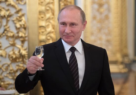 President Putin meets with Russian military academies graduates