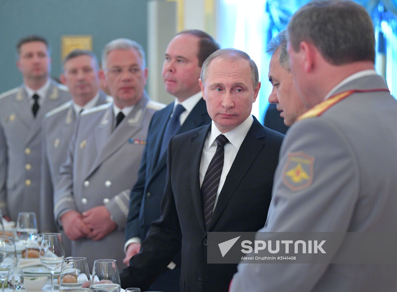 President Putin meets with Russian military academies graduates