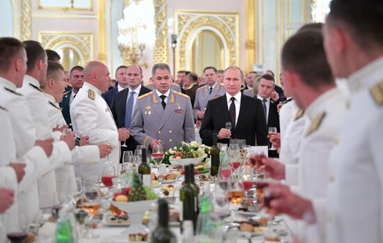 President Putin meets with Russian military academies graduates