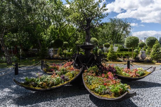 Sixth Moscow Flower Show in Muzeon Park