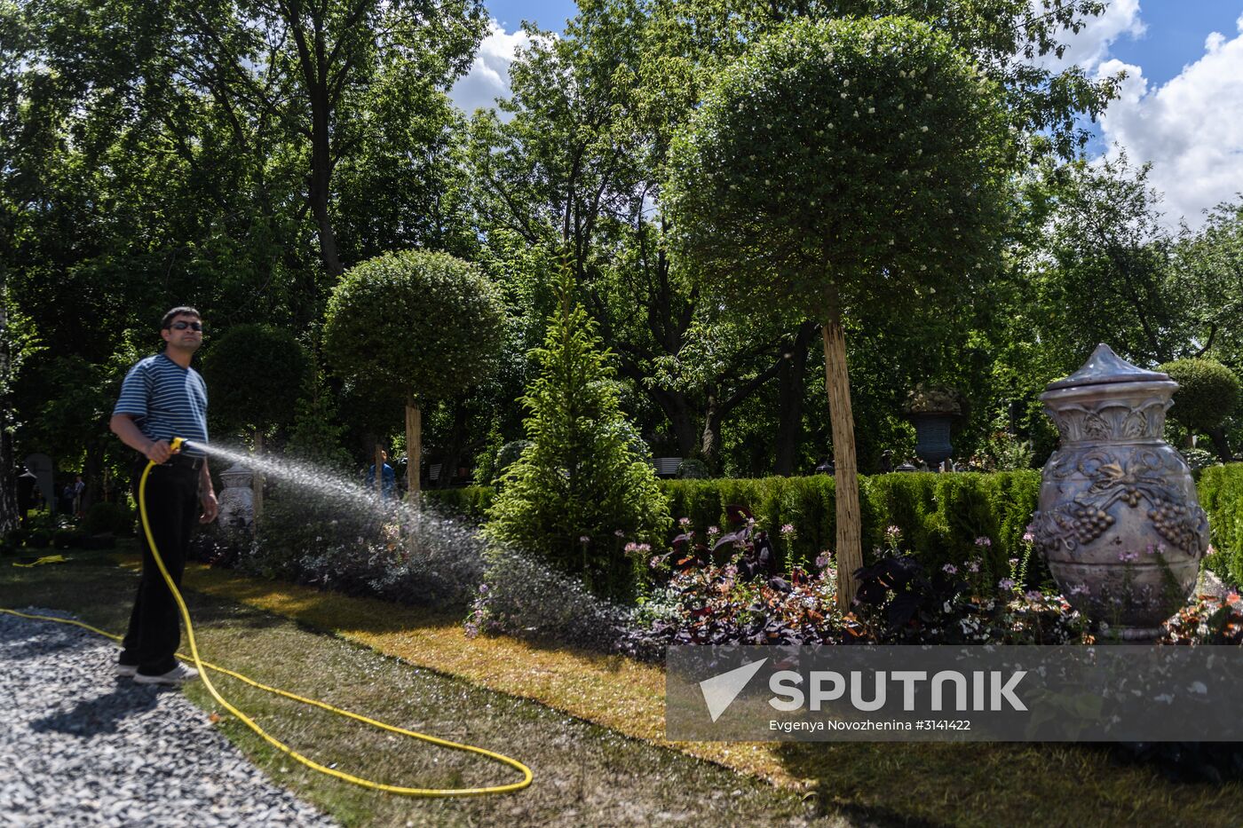 Sixth Moscow Flower Show in Muzeon Park