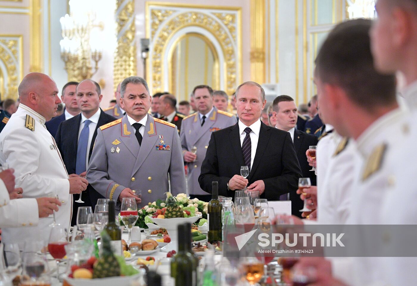 President Putin meets with Russian military academies graduates