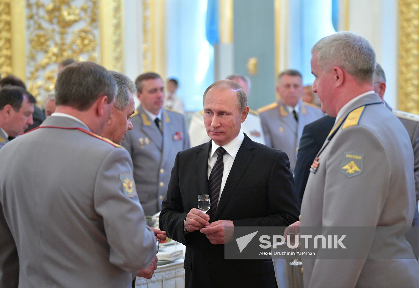 President Putin meets with Russian military academies graduates